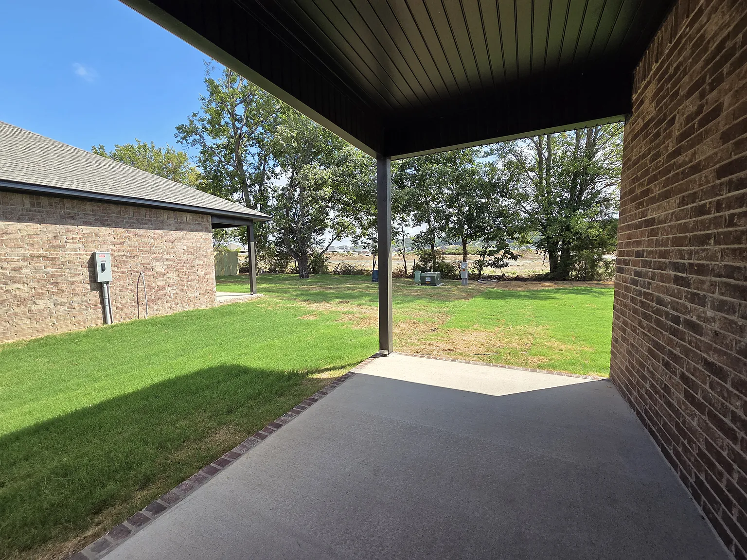 4 bed, 3.5 bath, 2068 sqft, $2,500 — Photo 3