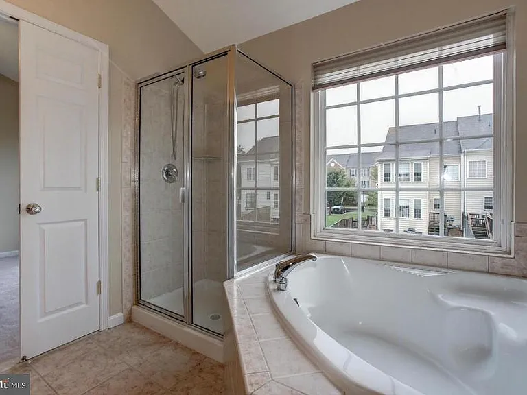 9611 Normanton Way — Photo 10
