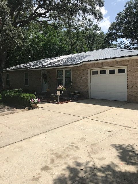 1st image of 121 Audrey Cir