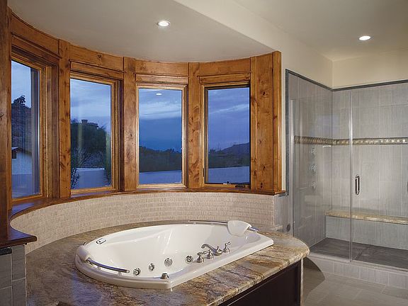 Master bath jacuzzi