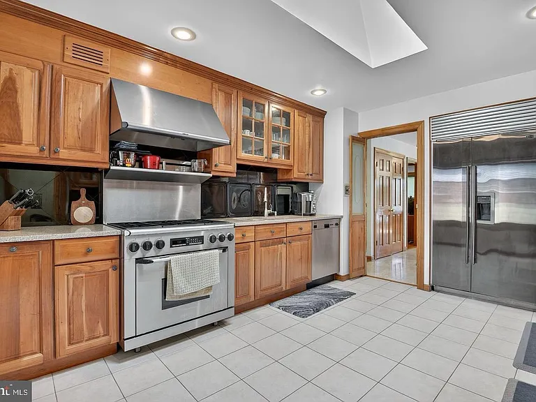 5800 Plainview Rd — Photo 9