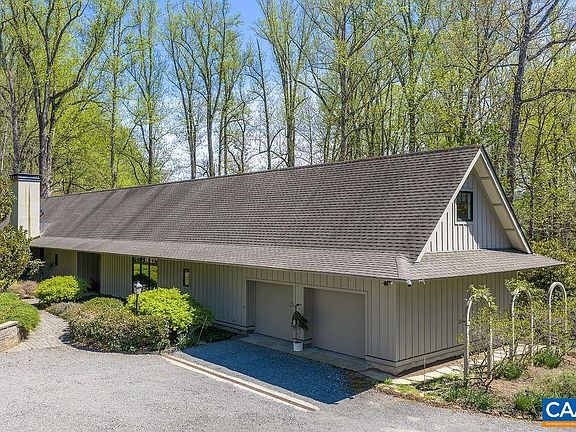 3rd image of 889 Old Garth Rd