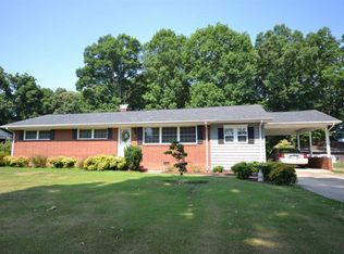 1836 Oak Dr, Asheboro, NC 27205