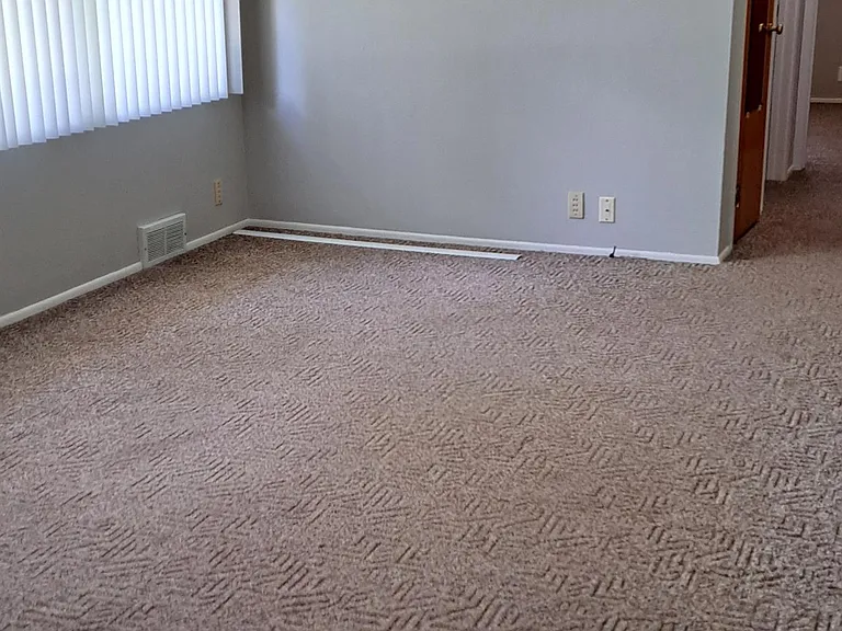 1214 S Saxby Ave — Photo 7
