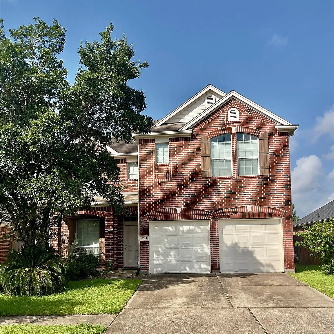4 bed, 3.5 bath, 2792 sqft, $2,400 — Photo 2