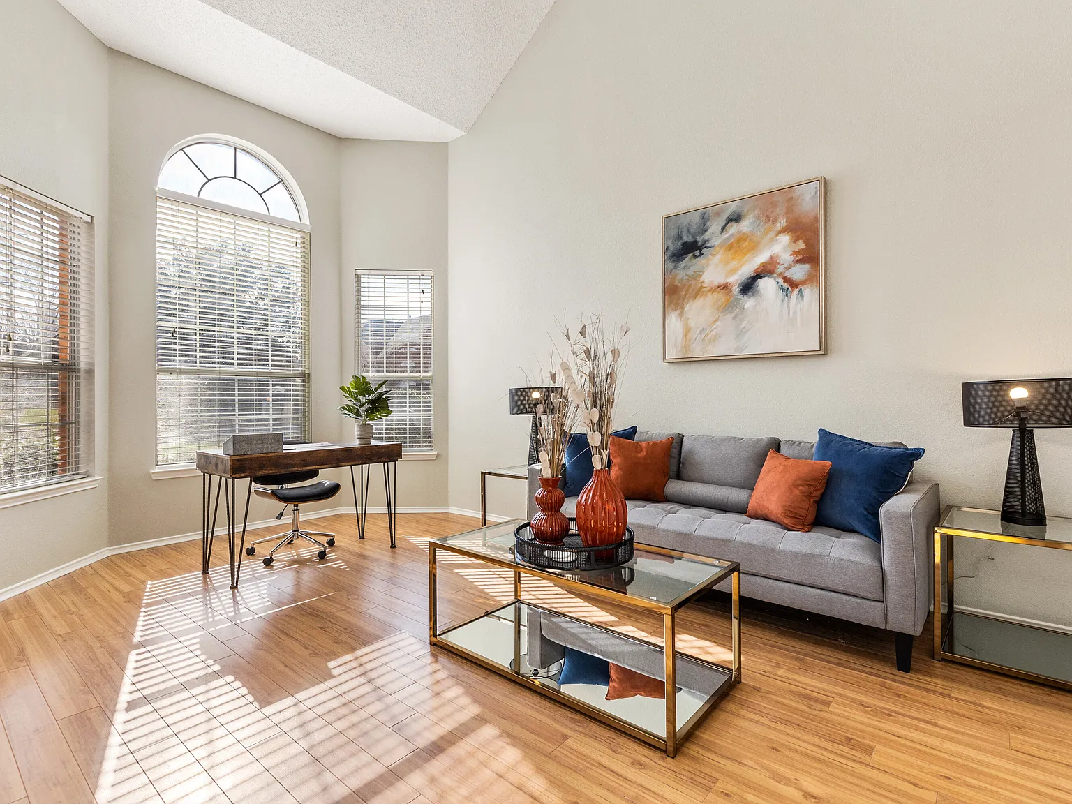 4 bed, 3.5 bath, 3409 sqft, $8,294 — Photo 4