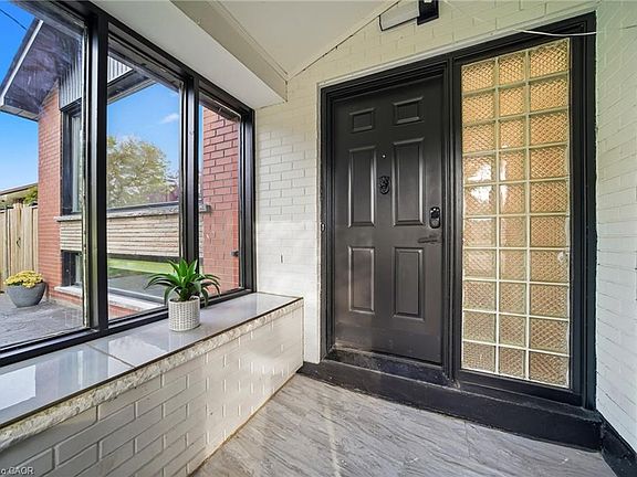 3rd image of 2066 Rebecca St