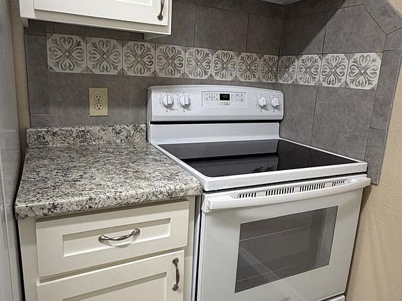 5th image of 1505 N 25th St #302
