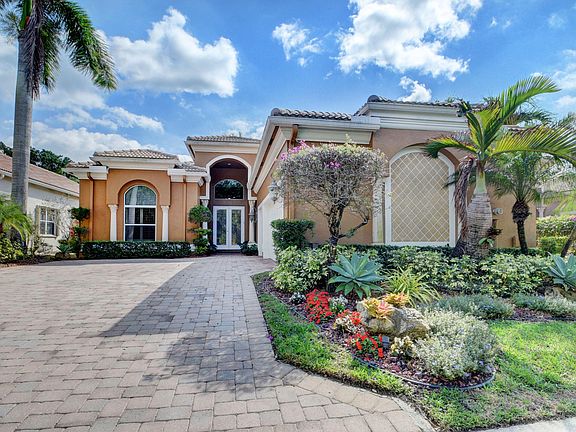 2nd image of 10838 Greenbriar Villa Dr