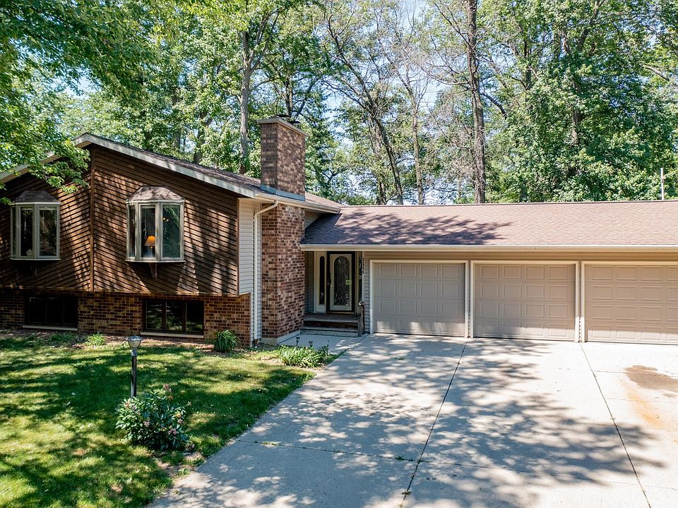 2566 Woodridge Ln, Green Bay, WI 54304 | Zillow