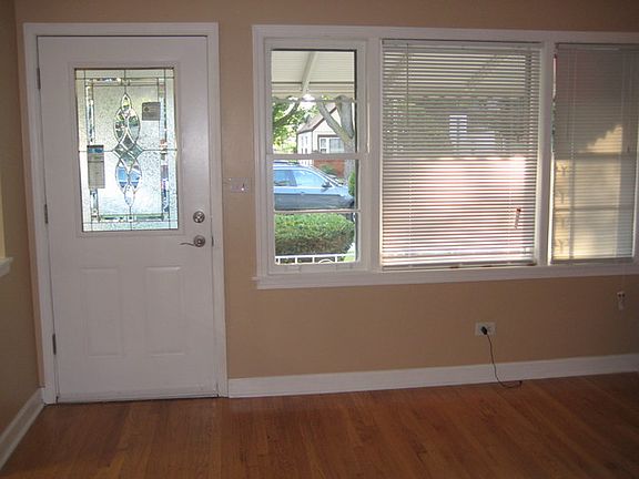 4th image of 109 Geneva Ave