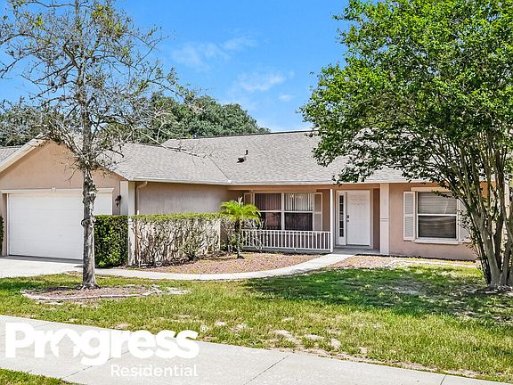 3rd image of 325 Valley Edge Dr