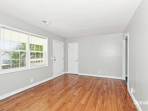 5th image of 3318 Bonds Ave