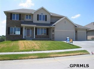 214 S 202nd St, Omaha, NE 68164