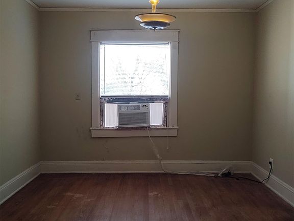 5th image of 3315 Southview Ave APT D