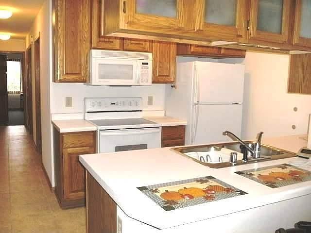 1st image of 122 Oconomowoc Sq