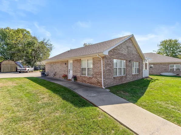5584 N Sandy Creek Dr Unit 8, Seymour, IN 47274