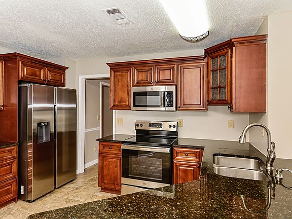 5th image of 3307 Poplar Ridge Dr