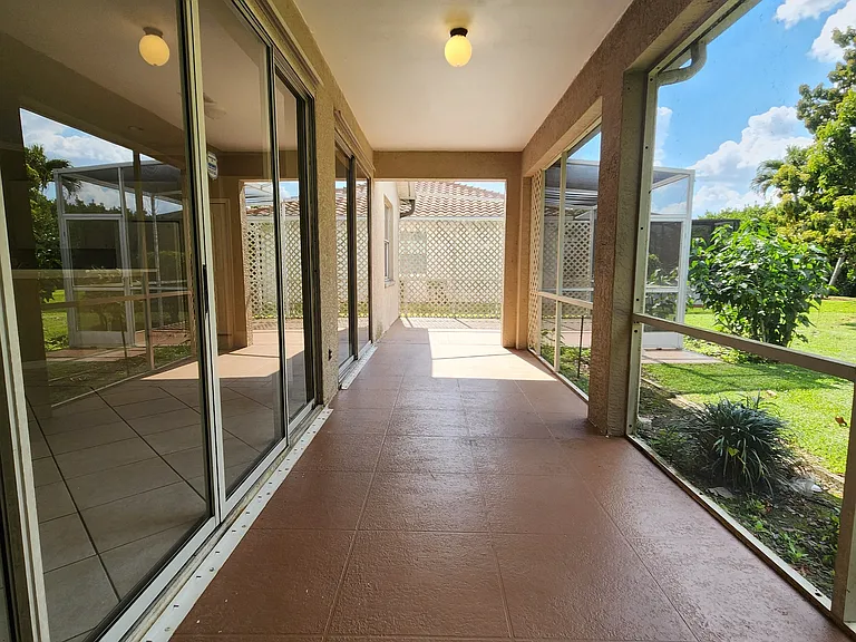 11082 Lakeland Cir — Photo 25