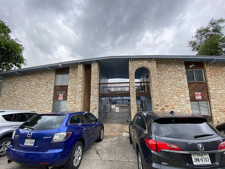 2408 Longview St #107 — Photo 14