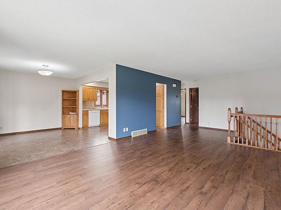 5th image of 12931 Tyler St NE