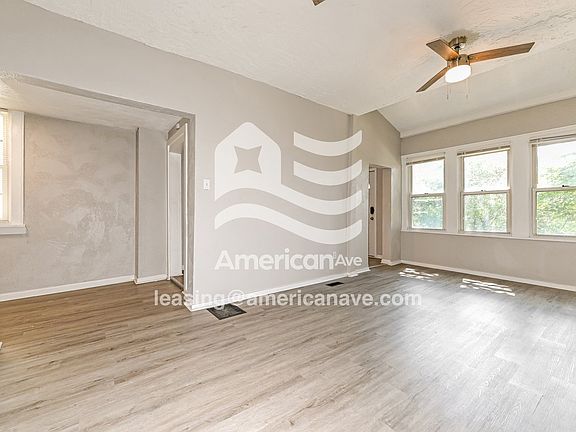 1008035_003_living_room_4.jpg