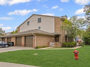 6716 Maple Lakes Dr, West Bloomfield, MI 48322