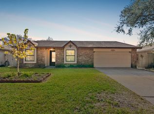 10006 Wren St, La Porte, TX 77571