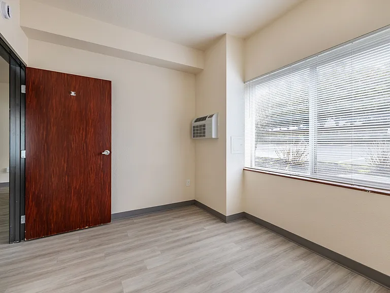 Woodland Flats Apartments — Photo 91