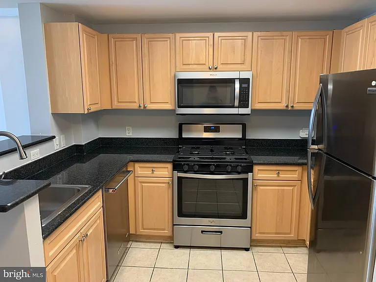 2726 Gallows Rd #1011 — Photo 4