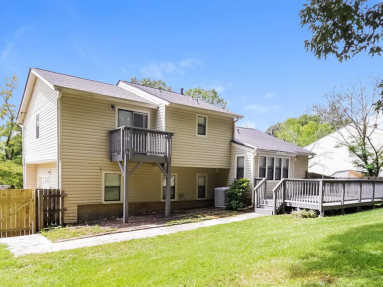 2360 Ambassador Dr — Photo 17