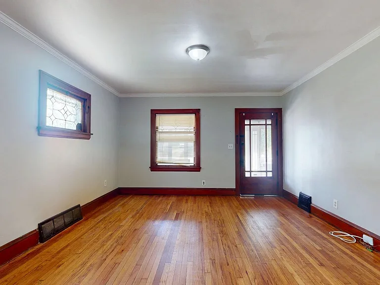 9715 Plymouth Ave — Photo 28