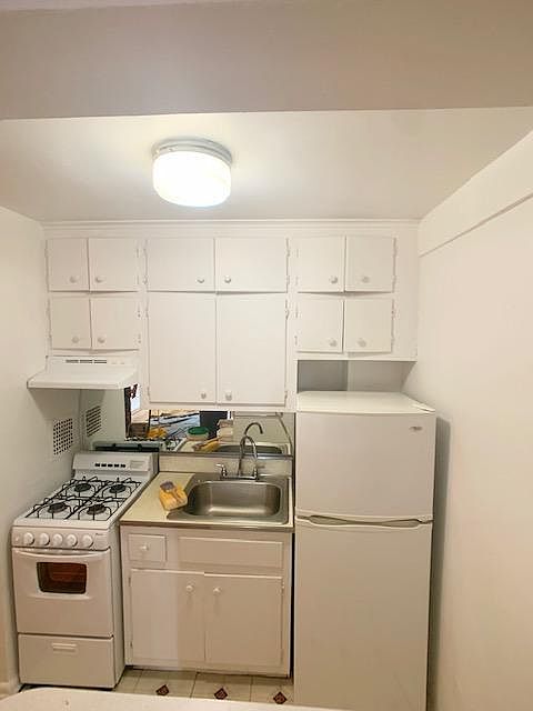 1st image of 257 Bay 41st St #2