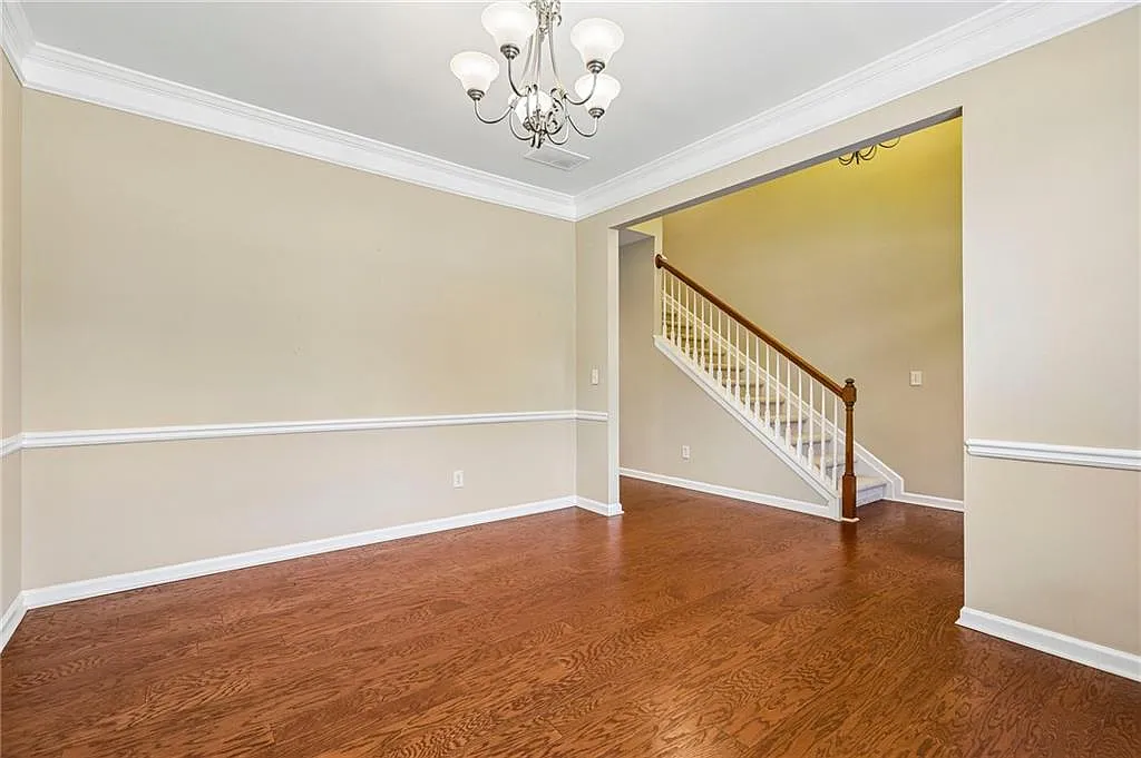 4 bed, 2.5 bath, 2526 sqft, $2,500 — Photo 3