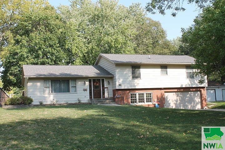 1st image of 727 S 10th St