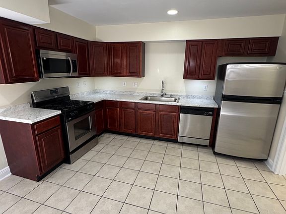 3rd image of 337 10th St