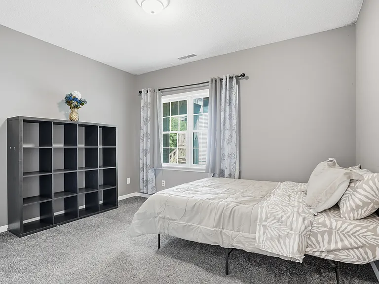 2415 Catskill Ct — Photo 28