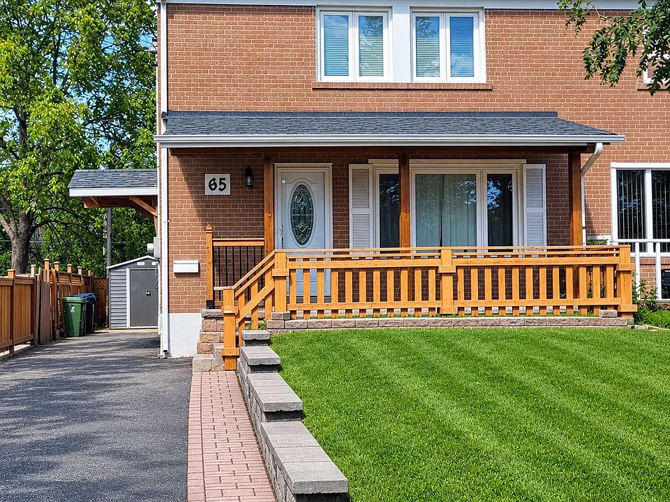 65 Clapperton Ave #UPPER
