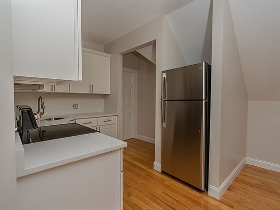 4th image of 11 Park St #13