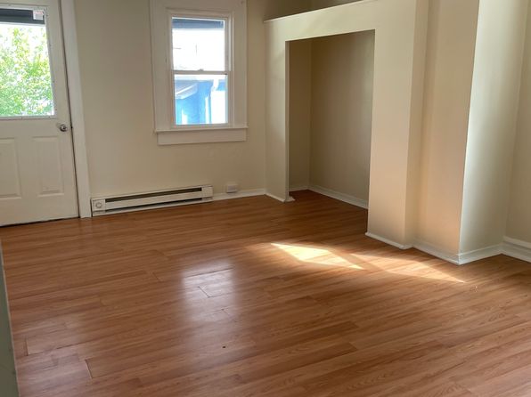 206 Crown Ave #1