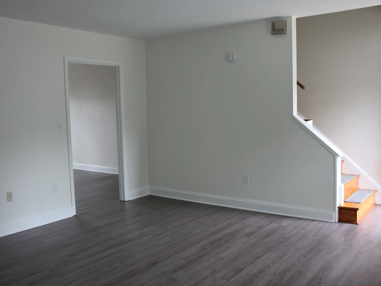 3 bed, 1.5 bath, 1200 sqft, $2,500 — Photo 4