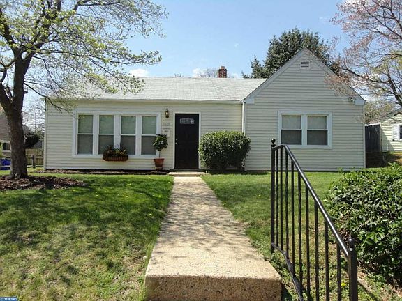3rd image of 1609 W Willow Run Dr