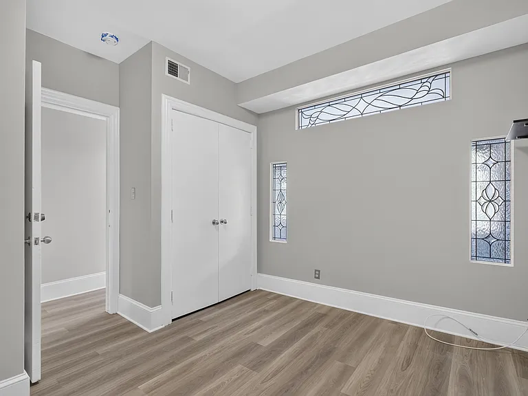 705 8th St SE #400 — Photo 13
