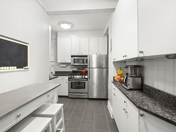 2nd image of 334 W 87th St