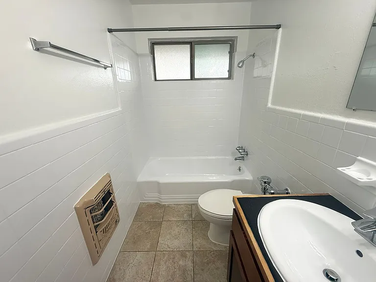 Lorrain Apartments — Photo 35