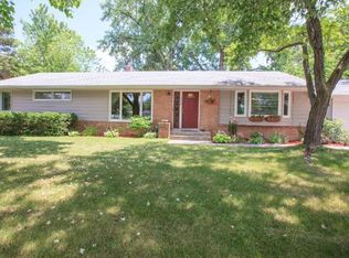 2978 Pascal St, Saint Paul, MN 55113