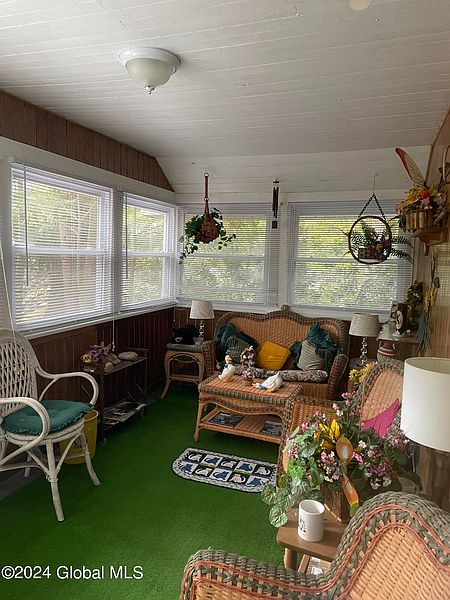 3rd image of 21 Pine Road