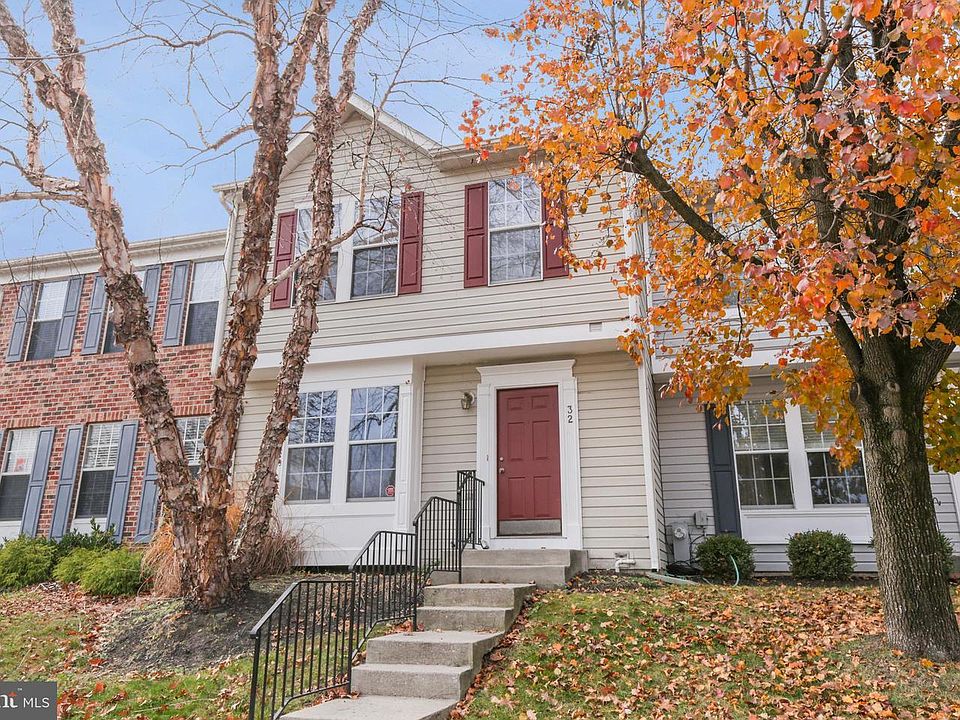 1st image of 32 Ironwood Ct
