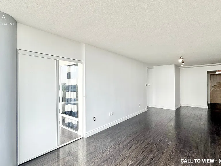 3233 Eglinton Ave E #1406 — Photo 5