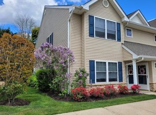 1 Morley Cir, Melville, NY 11747